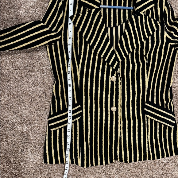 Vintage Textured Women’s Single Breasted Butterfly Notch Collar Jacket - Picture 13 of 14